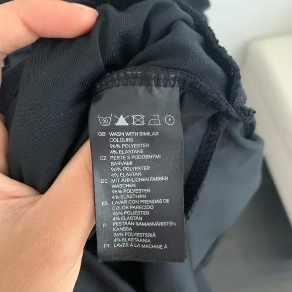 Black mini H and M dress - Picture 11 of 11